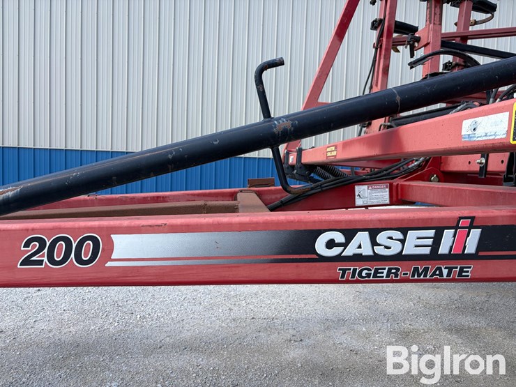 2011-case-ih-200-image-16
