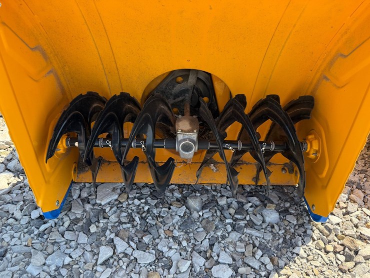 #16-•-cub-cadet-zx-30"-snow-blower-1i039b40077-inv#4519-image-23