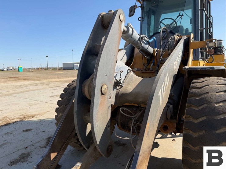 john-deere-624-image-8