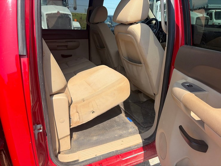 2013-gmc-sierra-3500-image-14