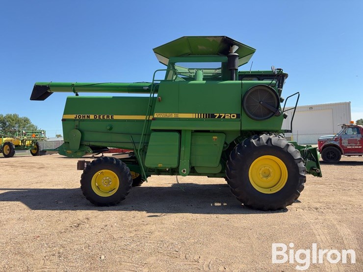 john-deere-7720-titan-ii-image-4
