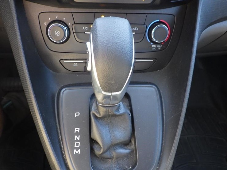 2019-utility-van-image-21