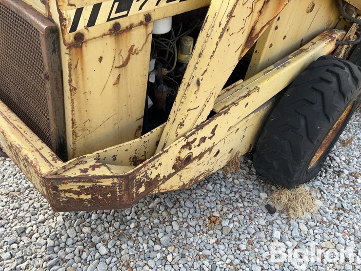 new-holland-l779-image-20