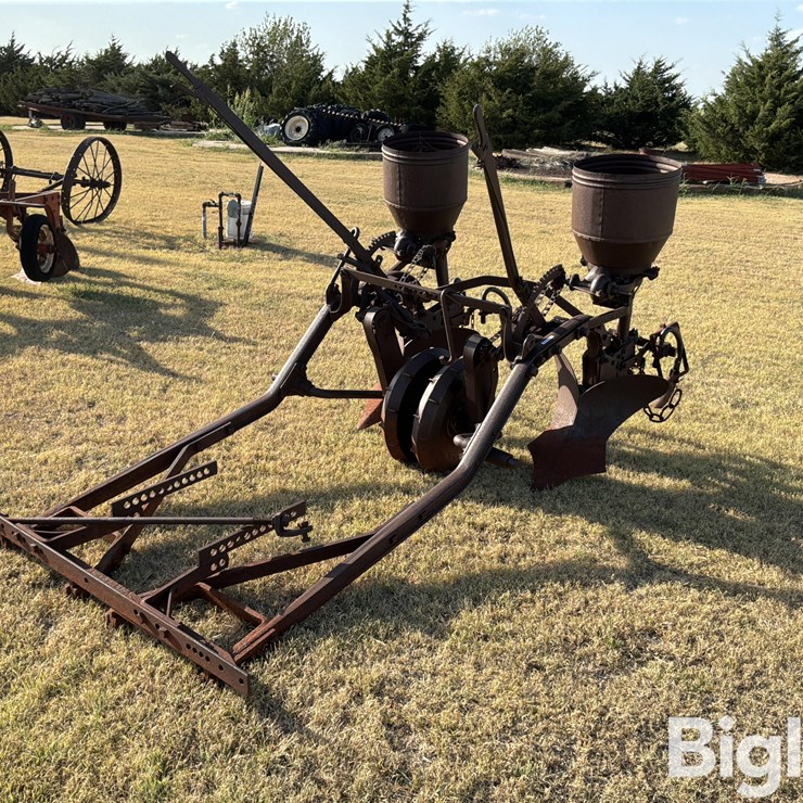 JOHN DEERE 2