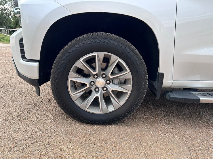 2020-chevrolet-1500-image-33