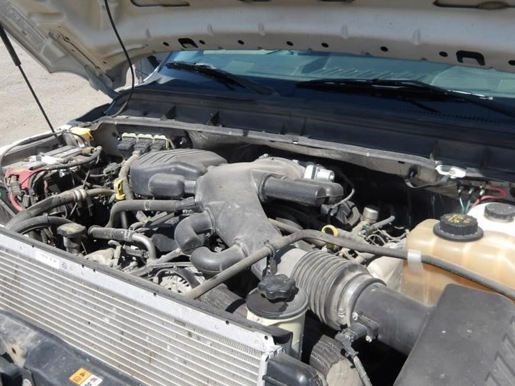 2011-ford-f550-image-8