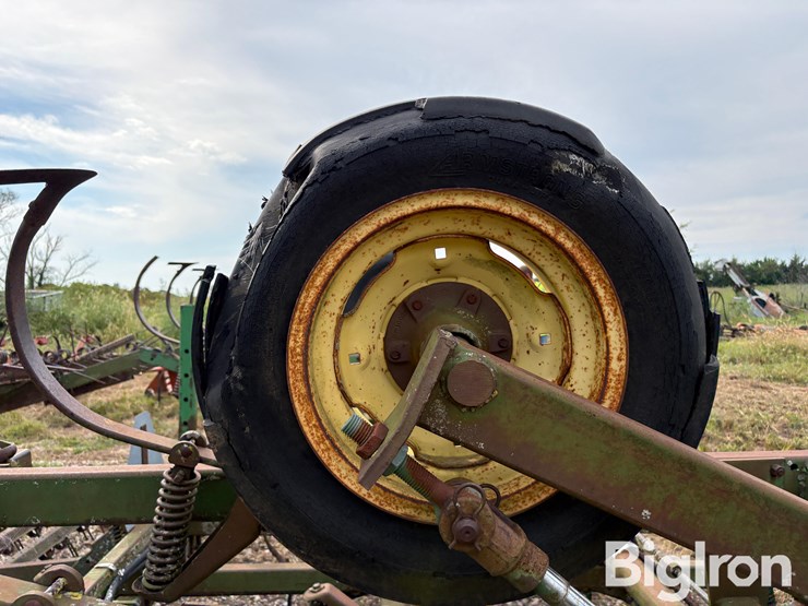 john-deere-1010-image-19