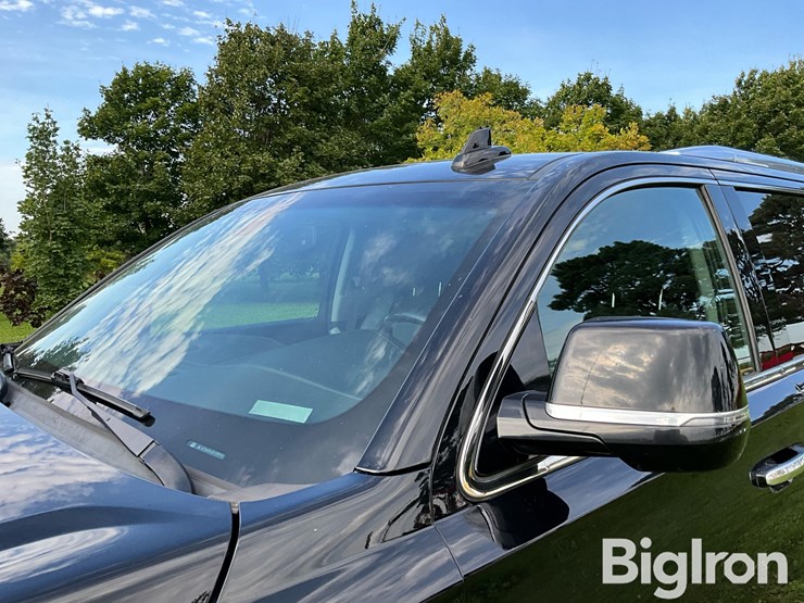 2015-cadillac-escalade-esv-image-16