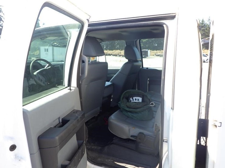 2011-ford-f550-image-53