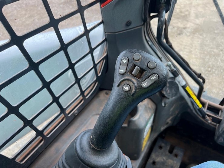 2021-bobcat-t66-image-24