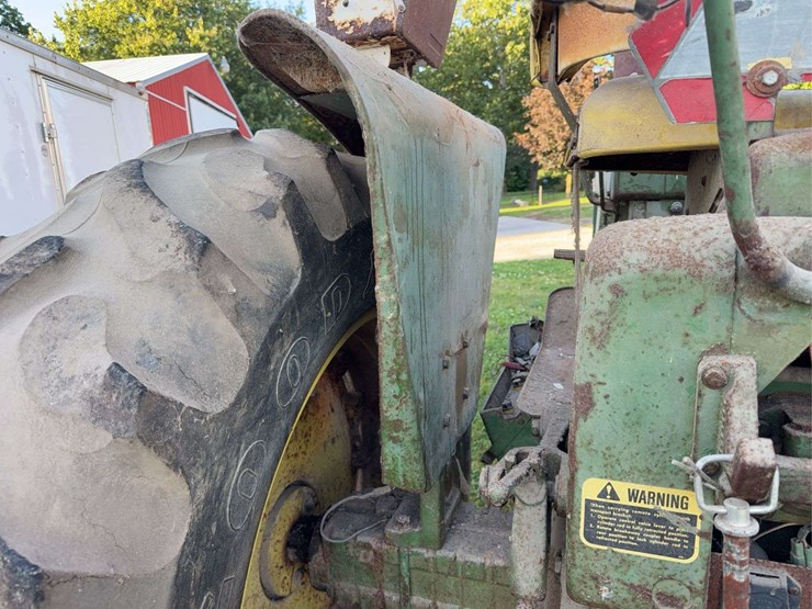 john-deere-4010-image-4