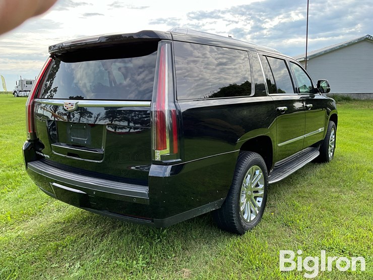 2015-cadillac-escalade-esv-image-5