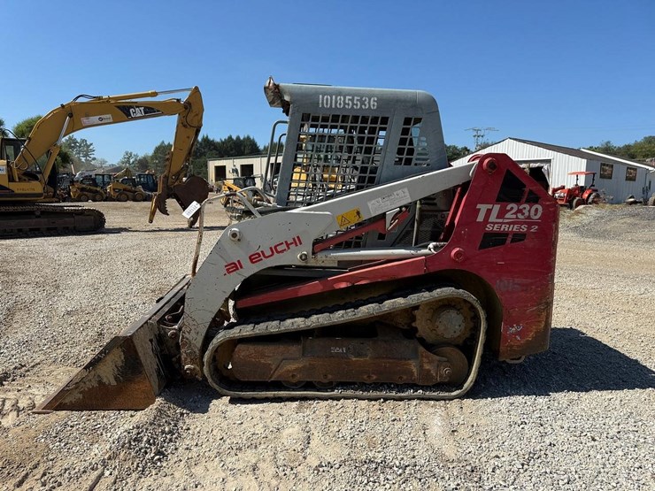 2013-takeuchi-tl230-image-1
