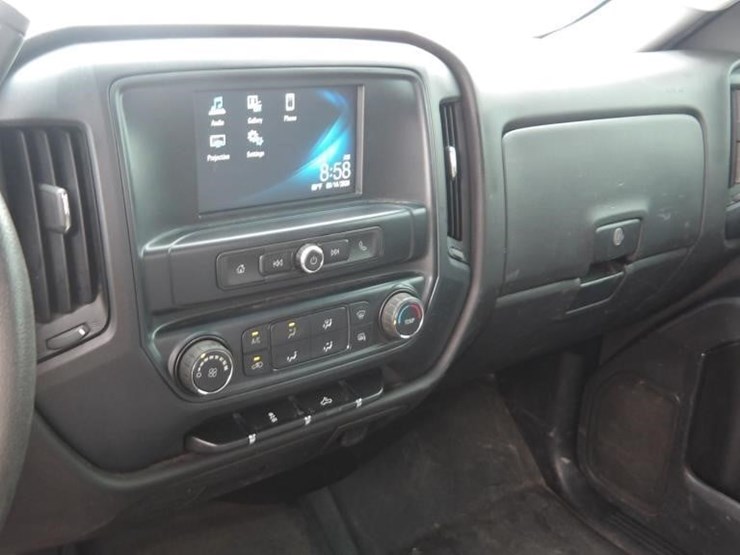 2018-chevrolet-silverado-2500-image-17