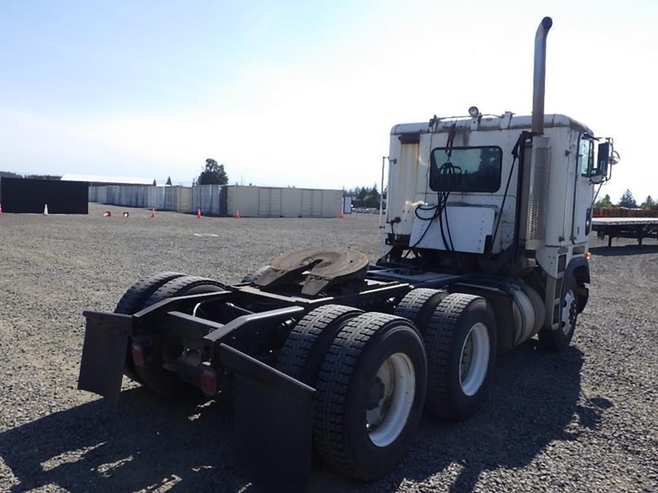 1995-freightliner-flb-t/a-truck-tractor-image-5
