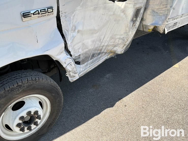 2017-ford-e450-image-12