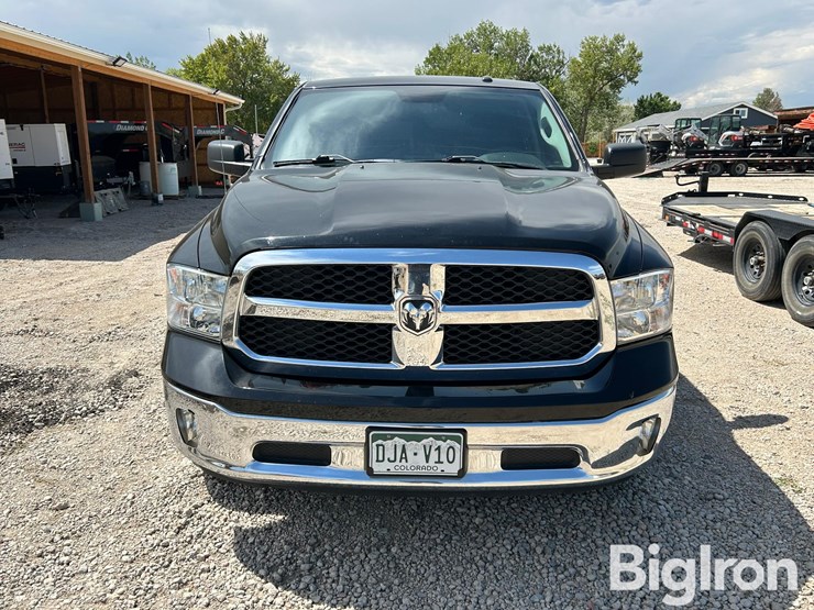 2022-ram-1500-classic-image-2