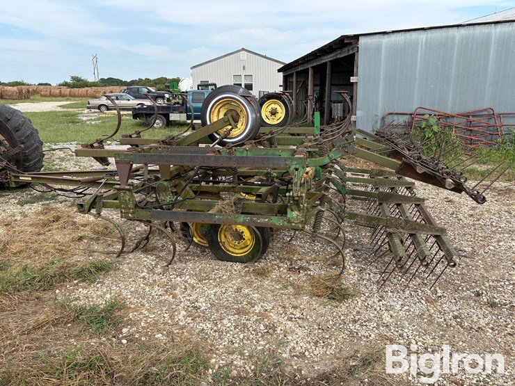 john-deere-1010-image-7