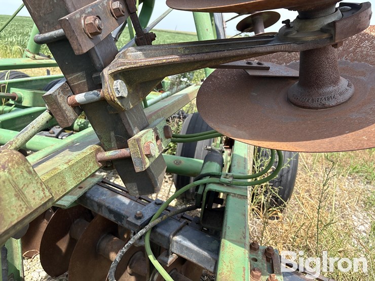 john-deere-235-image-20