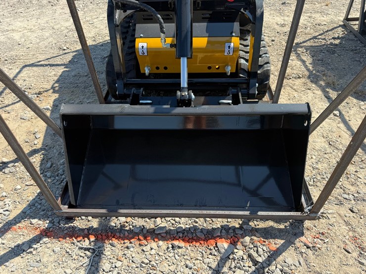 #76-•-unused-2026-cfg-kjt27-stand-on-skid-steer-loader-kjt272026m0622193-inv#4561-image-11