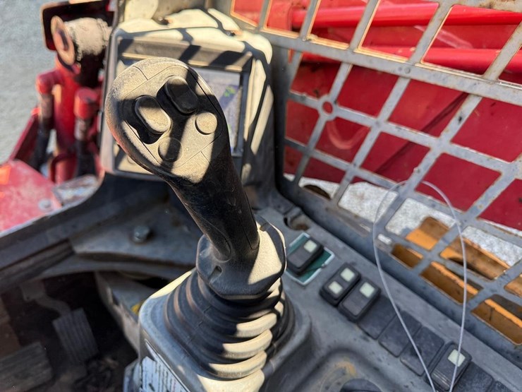 2018-takeuchi-tl10v2-image-23