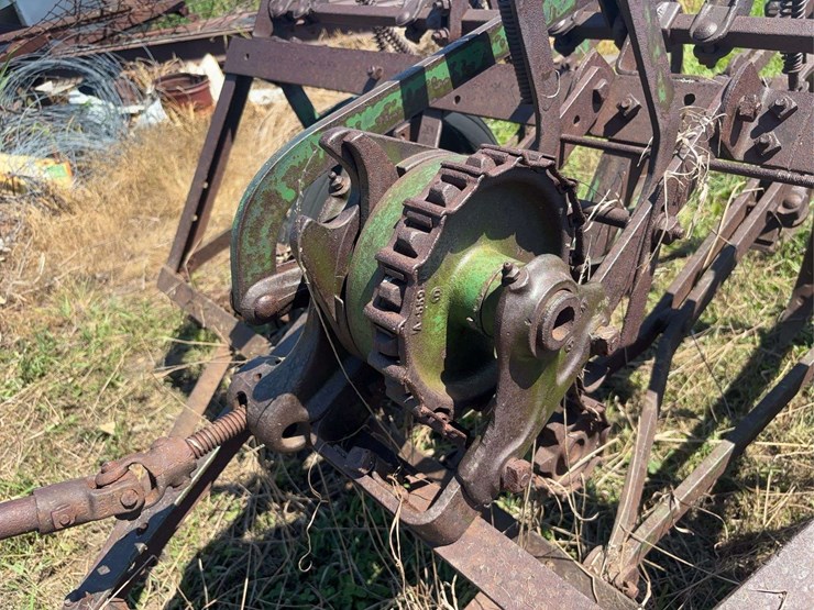 john-deere-13-shank-field-cultivator-image-13