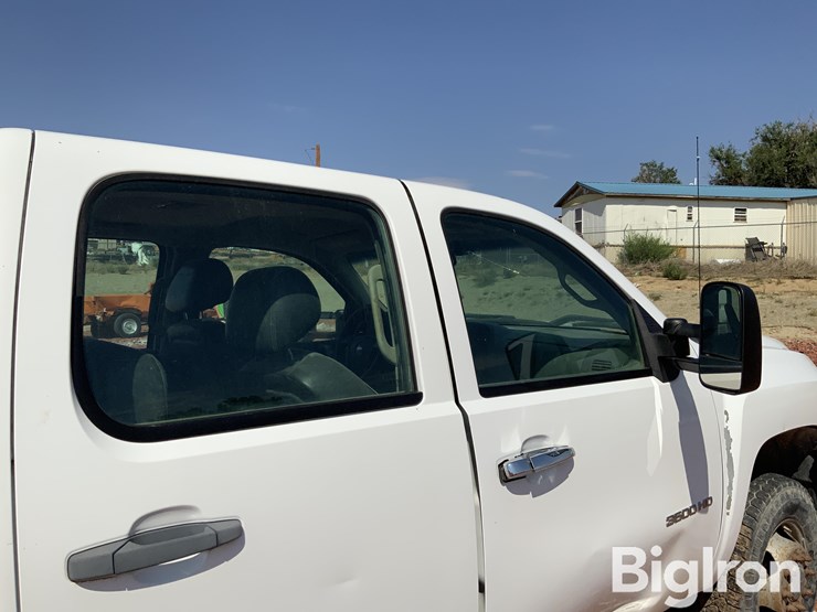 2012-chevrolet-silverado-3500-image-13