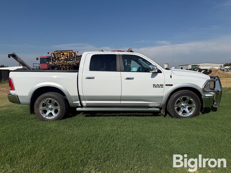 2014-ram-1500-laramie-image-4