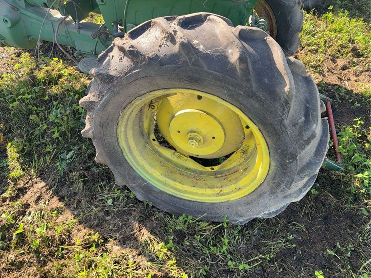 john-deere-330-image-17