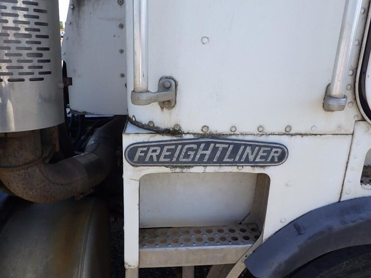 1995-freightliner-flb-t/a-truck-tractor-image-28