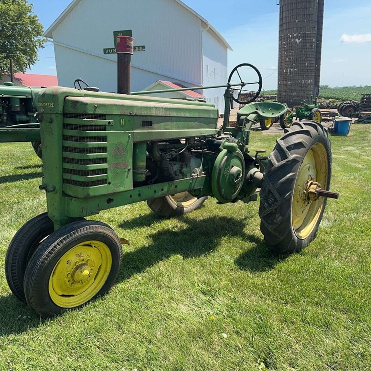 JOHN DEERE H