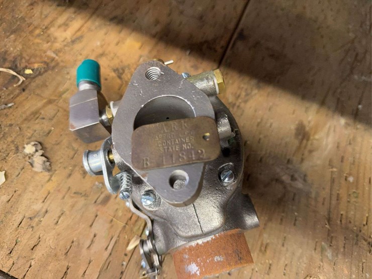 john-deere-dubuque-carburetor-image-4