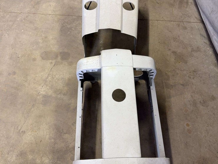 john-deere-dubuque-lp-hood-&-grill-image-1