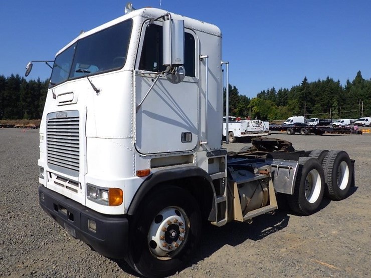 1995-freightliner-flb-t/a-truck-tractor-image-1