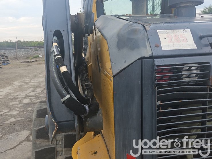 2019-deere-333g-image-23