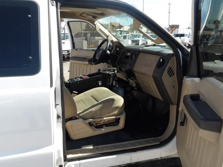 2010-ford-f450-image-18
