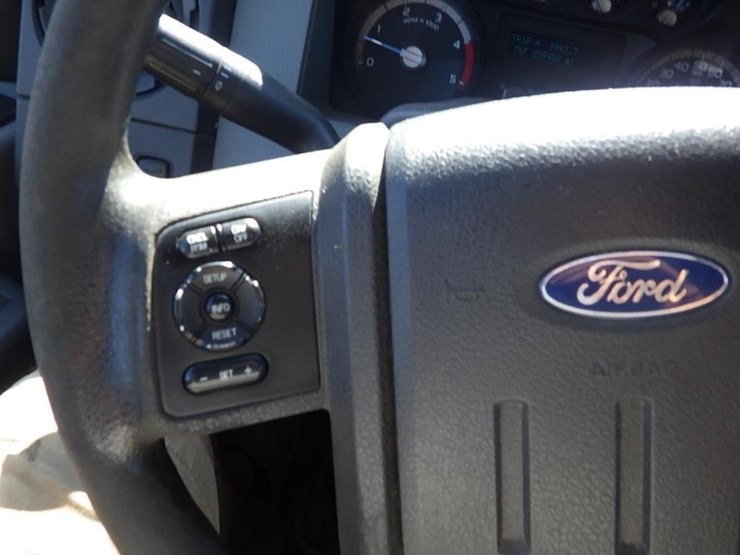 2011-ford-f550-image-65