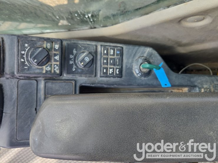 2015-volvo-ec350el-image-74