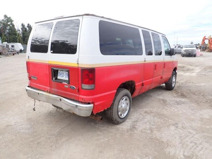 2010-ford-e350-xlt-image-5