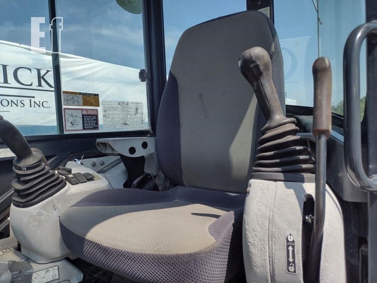 2014-deere-35g-image-10