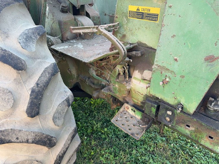 john-deere-4010-image-15