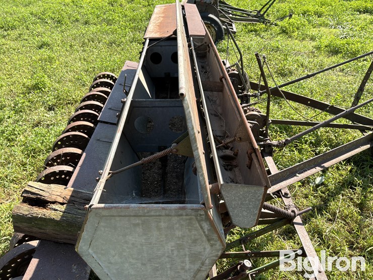 john-deere-11-image-17