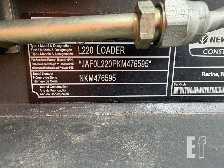 new-holland-l220-image-13