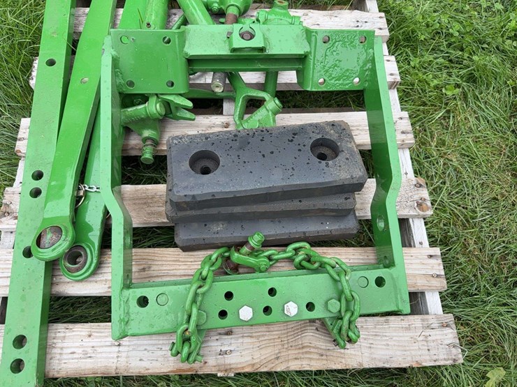 john-deere-dubuque-hitch-image-2