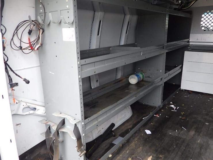2016-utility-van-image-16