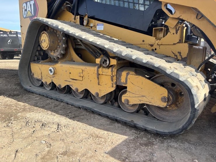 2021-caterpillar-299d3-image-21