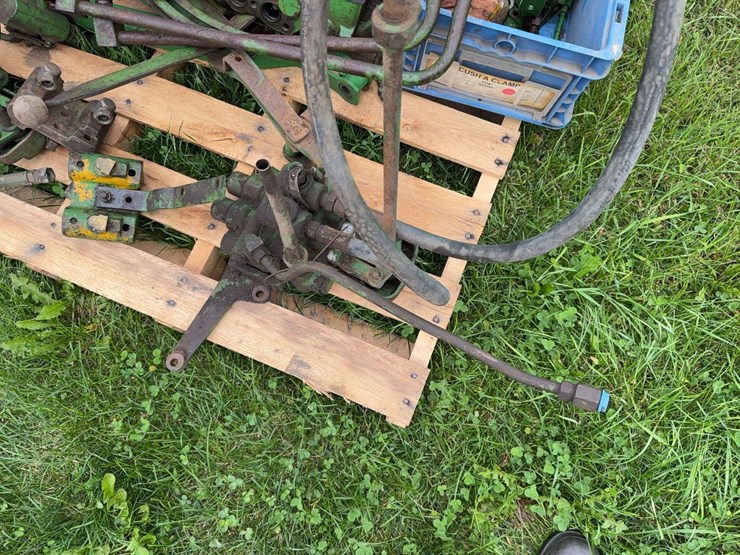 john-deere-dubuque-hydraulic-parts-image-2
