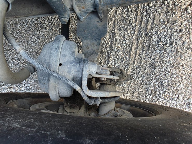 2012-freightliner-cascadia-125-image-38