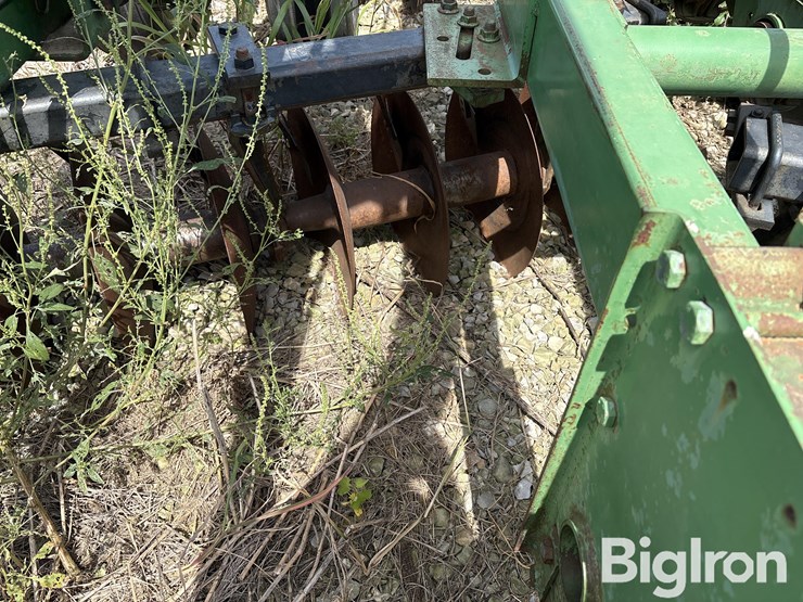 john-deere-235-image-15