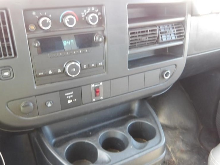 2014-chevrolet-express-3500-image-17